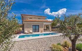 Holiday House Villa Andro